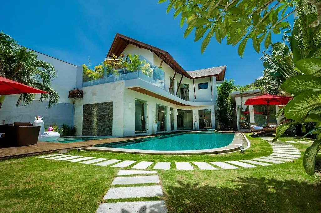 Tropical Villa Central Seminyak